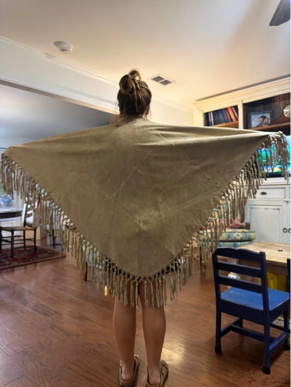 🤎 Che-Bella Suede Fringe Shawl/Wrap